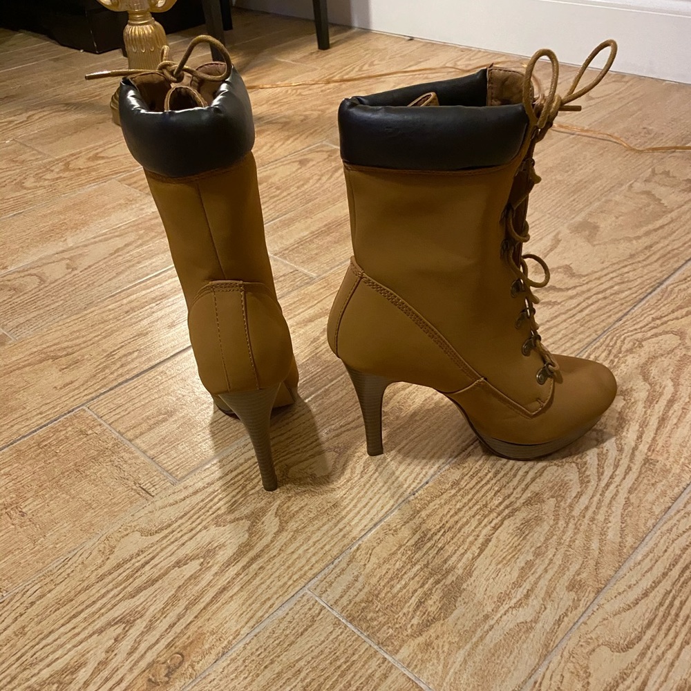 Nude Heeled Boot - Picture 5 of 8